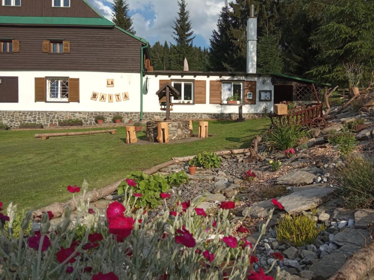 Penzion La Baita Branna Bagian luar foto