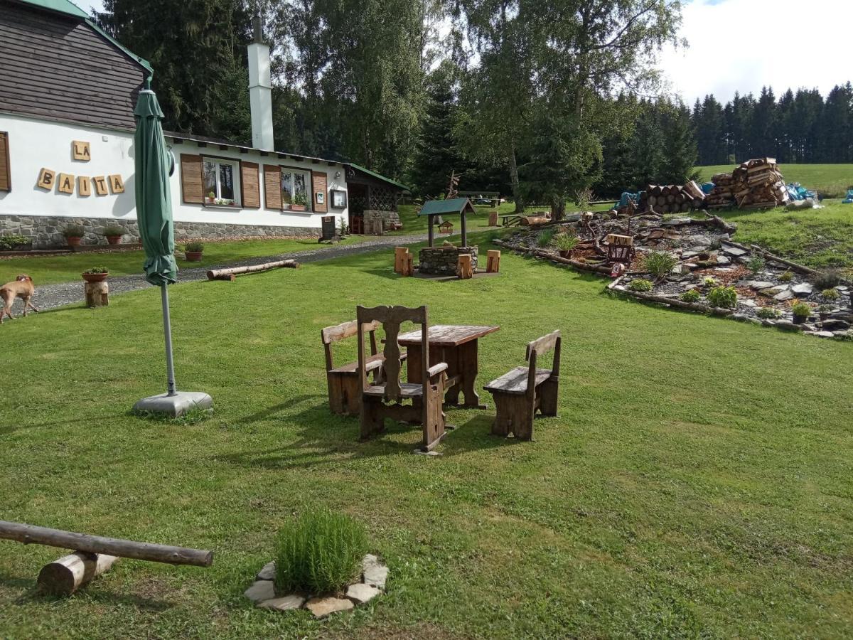 Penzion La Baita Branna Bagian luar foto